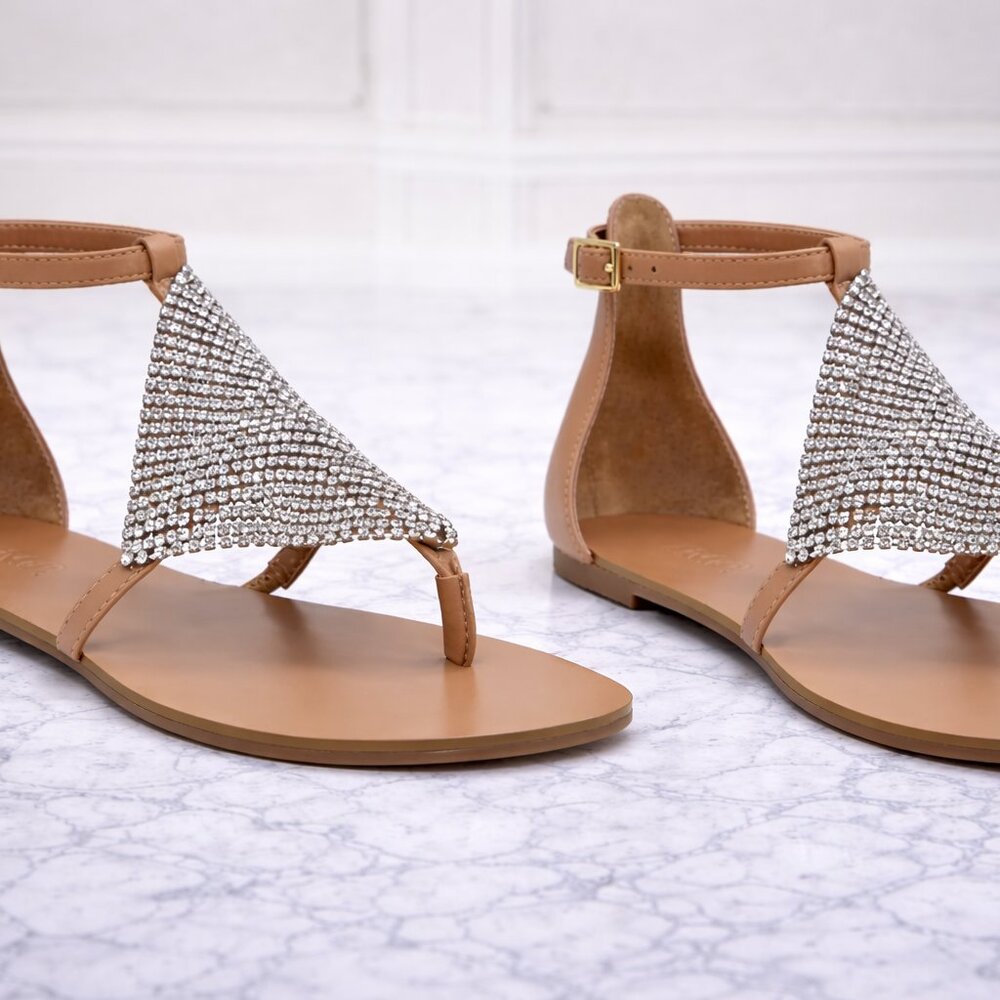 NWT I.N.C. International Concepts Quinciee Rhinestone Flat Sandals 8.5 M